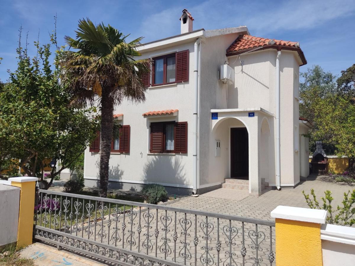 Apartman Car Vir Exterior photo